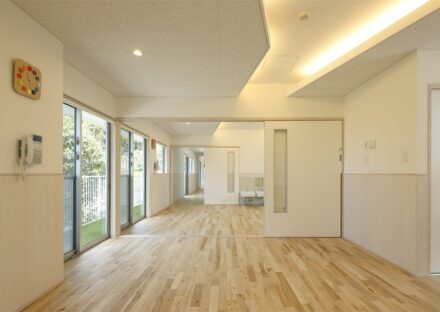 名古屋市名東区の保育施設の広く使う事も出来る2・3歳児室