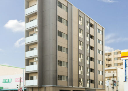 名古屋市中川区の賃貸マンションのブラウンの落ち着いた色合いの外観デザイン