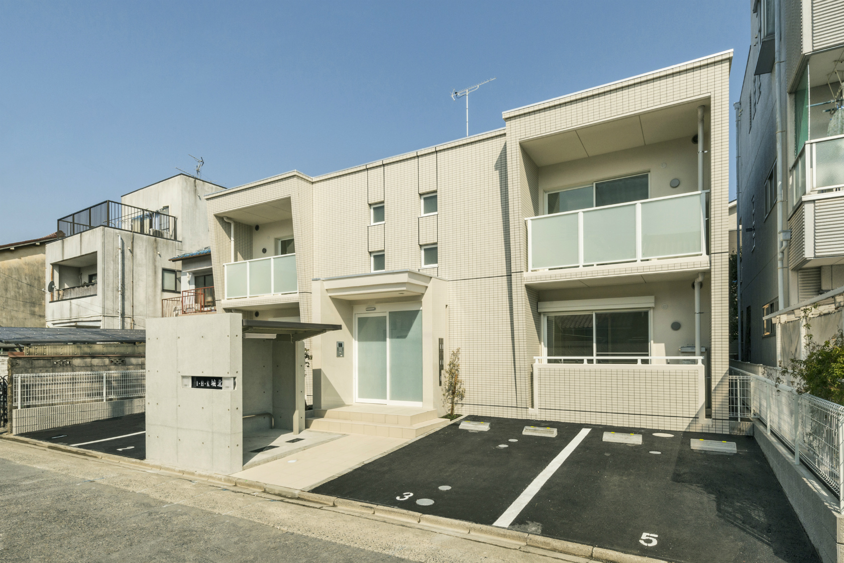 名古屋市西区の鉄筋コンクリート2階建てのマンション