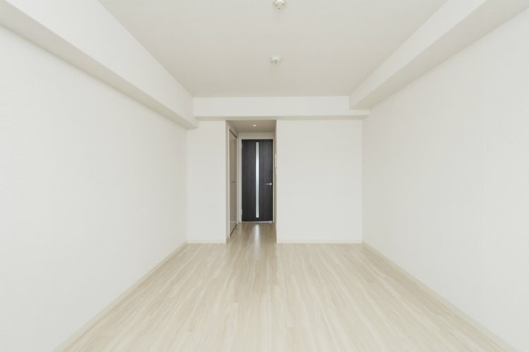 名古屋市中区の賃貸マンションの白を基調としたシンプルなLDK