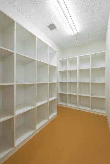 愛知県豊田市の鉄骨造１階建て託児所付き事務所の更衣室