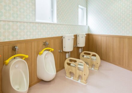 名古屋市千種区の保育園のゾウがかわいい2F保育室トイレ