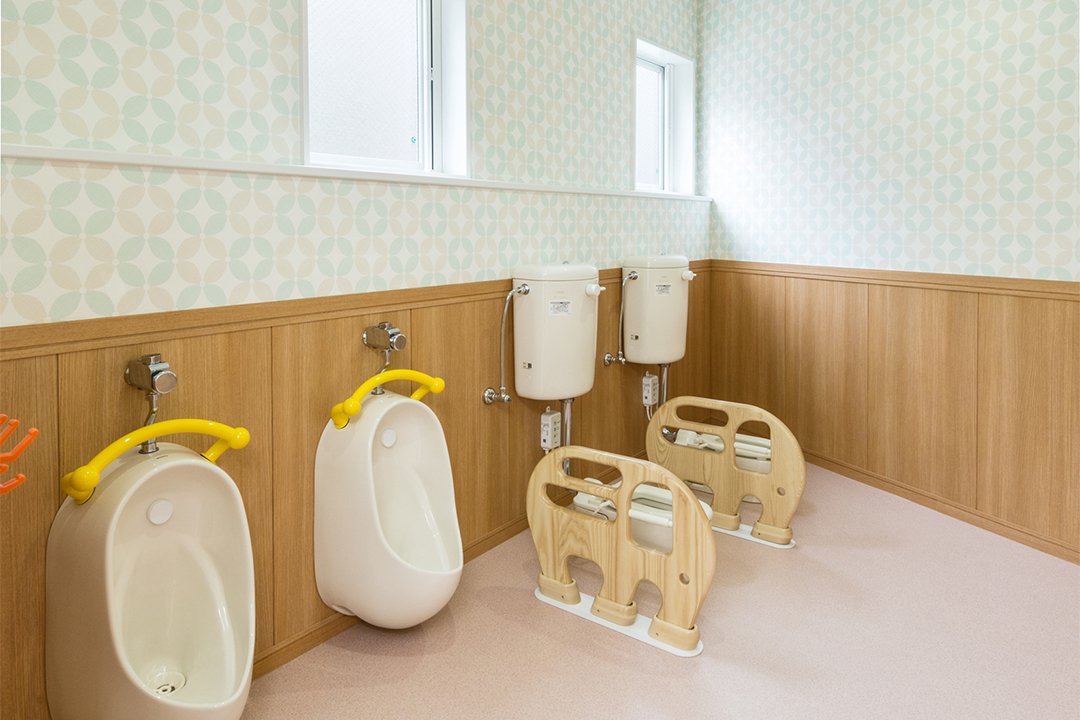 名古屋市千種区の保育施設のゾウがかわいい2F保育室トイレ