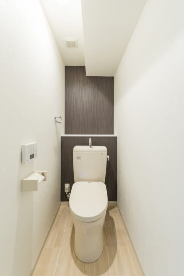 名古屋市東区の賃貸マンションの棚付きトイレ