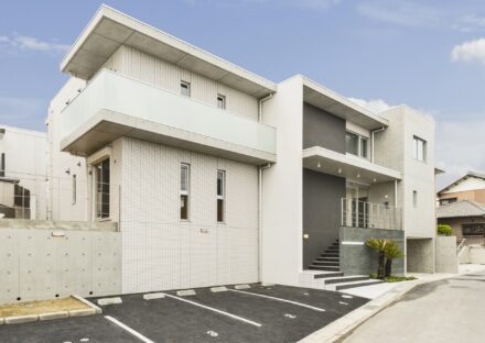 名古屋市天白区の２階建て賃貸マンションのスタイリッシュな外観の２階建て賃貸マンション