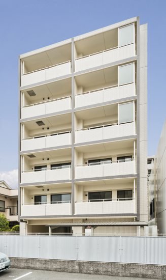 名古屋市東区のベランダの広いナチュラルカラーの賃貸マンション