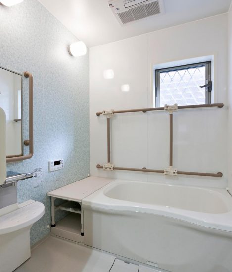 名古屋市名東区の介護施設の手すりの付いた浴室