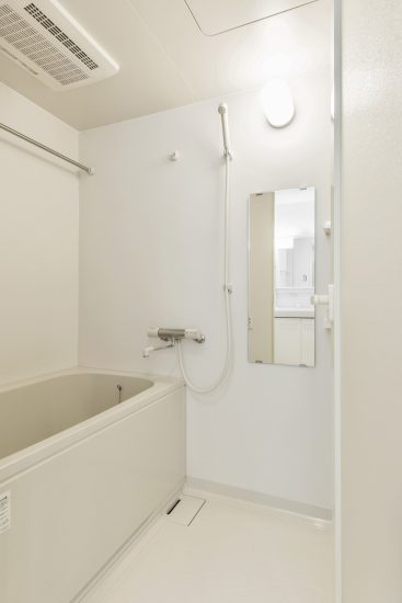 名古屋市名東区の賃貸マンションの白色のバスルーム