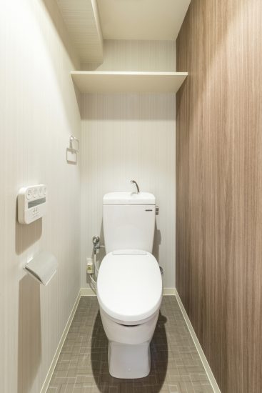 名古屋市天白区の２階建て賃貸マンションの丸い形のふたがかわいいトイレ