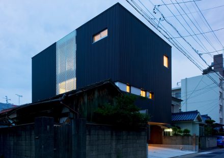 名古屋市千種区の注文住宅の人の目を引くシンボリックな建物デザイン
