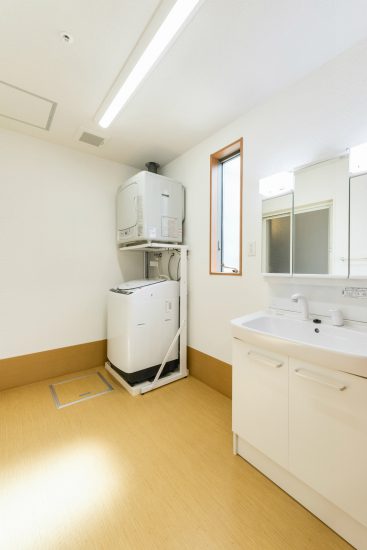 名古屋市西区の福祉施設の1階西側　洗濯器付き脱衣室