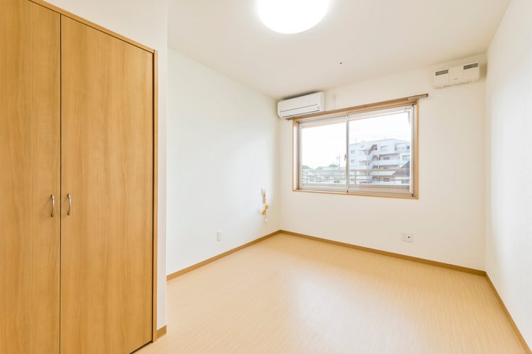 名古屋市南区の介護施設のクローゼット･エアコン付の居室