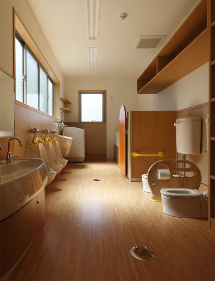 名古屋市千種区の保育施設の1階子ども用トイレ