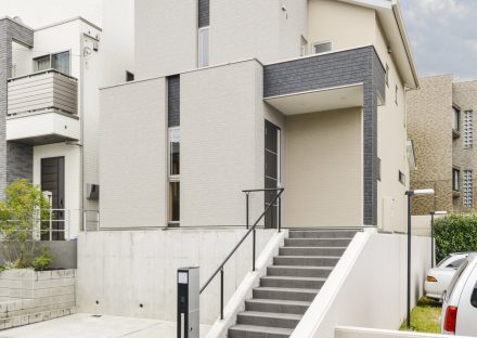 愛知県長久手市の注文住宅の長久手市のシンプルでもだんな外観デザインの注文住宅