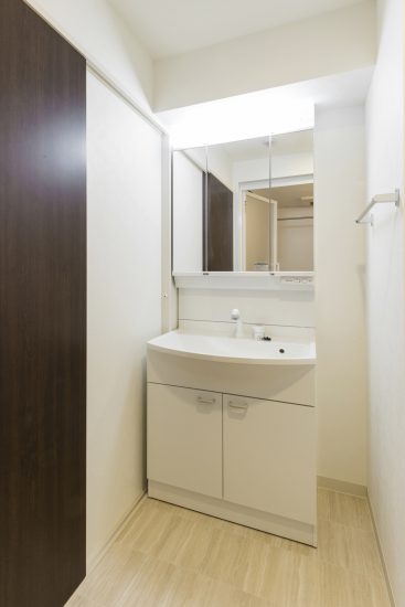 名古屋市緑区の賃貸マンションのシンプルな洗面室