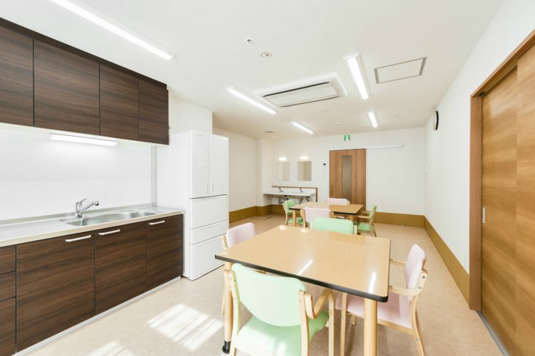 名古屋市西区の福祉施設の1階西側　キッチン付き食堂＆居間