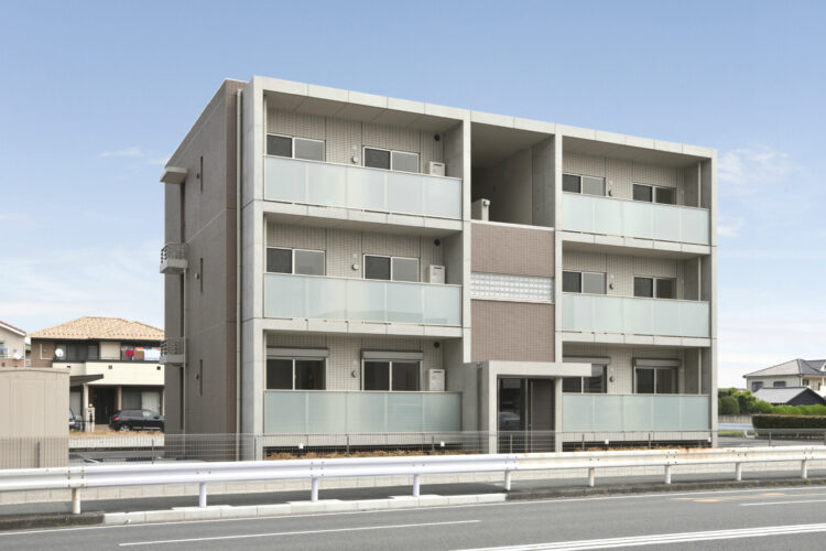 愛知県一宮市の全室角部屋の賃貸マンションのガラス製手すりがスタイリッシュな外観デザイン