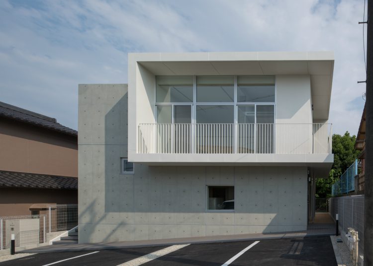 名古屋市天白区の賃貸マンションのコンクリートを活かしたモダンなデザイン