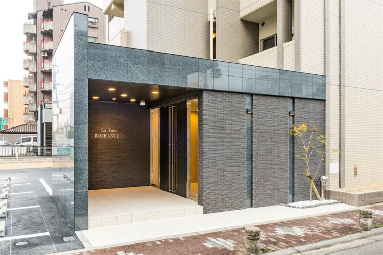 名古屋市東区の賃貸マンションのおしゃれな高級感のあるエントランス