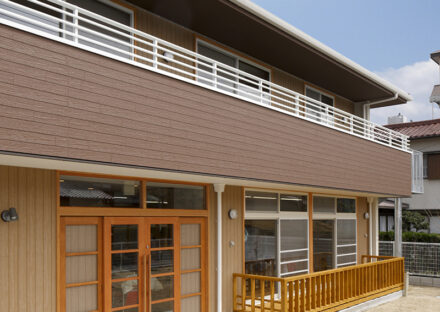 名古屋市千種区の約140坪の土地のバルコニー付きの保育園外観デザイン