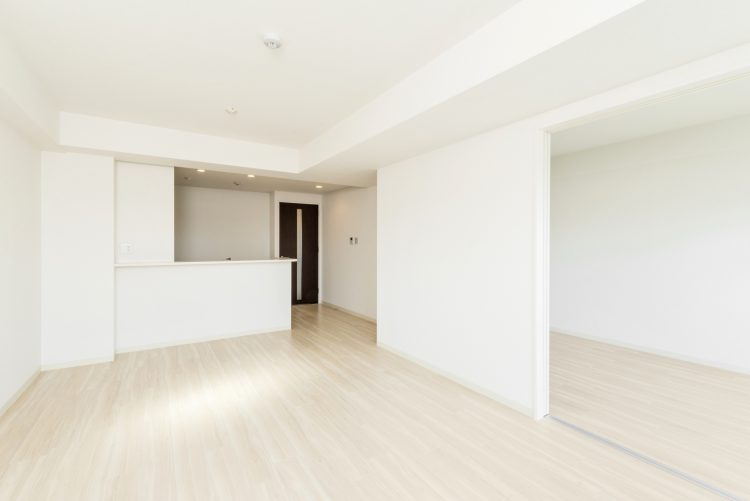 名古屋市名東区の賃貸マンションの白を基調とした洋室･LDK
