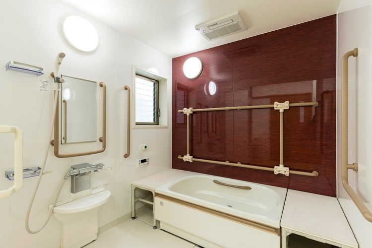 名古屋市北区の介護施設の住宅用 手すり付きの個浴