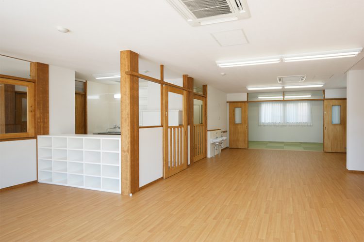 名古屋市千種区の保育施設の1階　奥に畳のある0・1歳児室