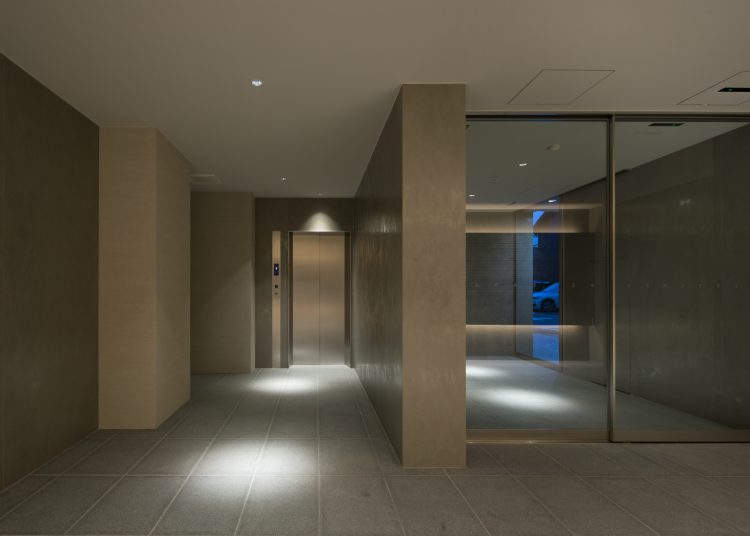 名古屋市中村区のワンルームマンションの高級感あるエントランスホール