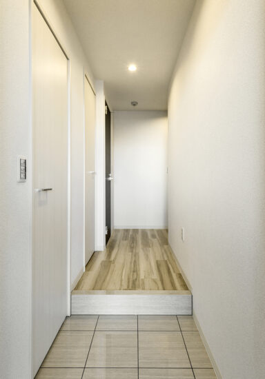 名古屋市名東区の3階建て賃貸マンションの収納の付いた玄関