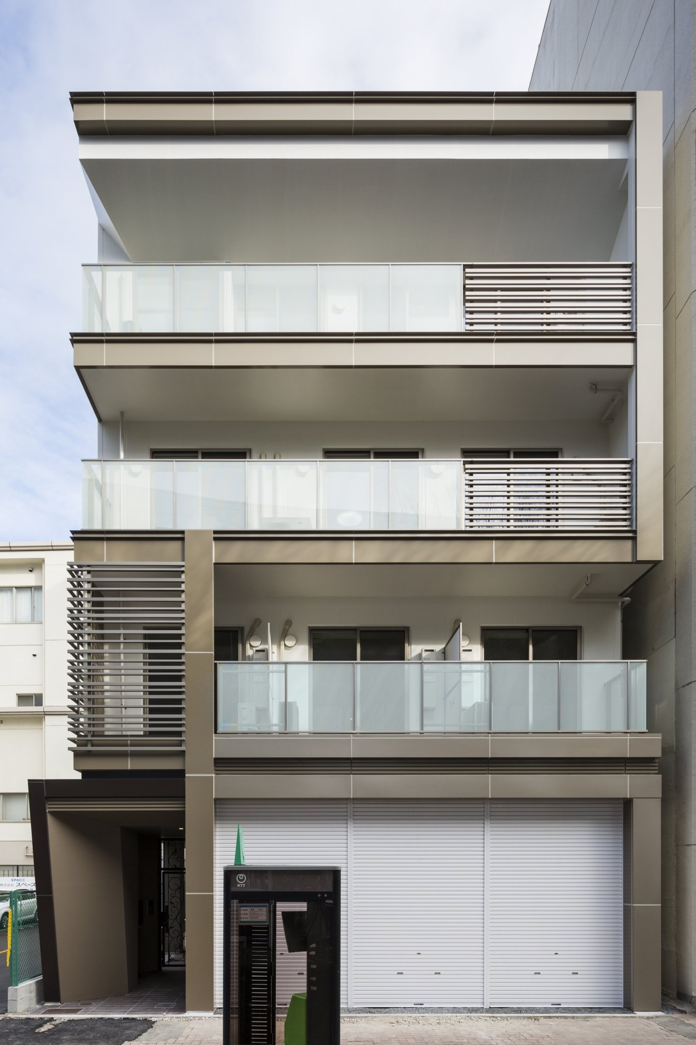 名古屋市西区の鉄骨造の賃貸併用住宅　モダンな外観デザインの鉄骨造賃貸マンション