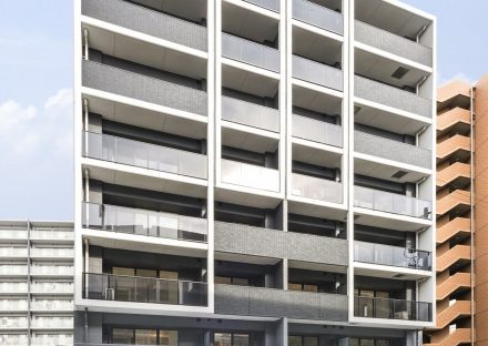 名古屋市西区の賃貸マンションの上部がシンメトリーの外観デザイン