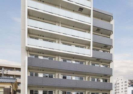 名古屋市中村区の賃貸マンションの2色のバルコニーがある外観デザイン