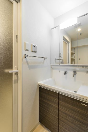 名古屋市中村区の賃貸マンションのタオルバー付きの洗面室