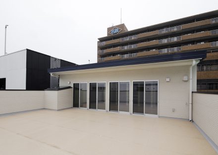 名古屋市天白区の保育施設の2階 広いバルコニー