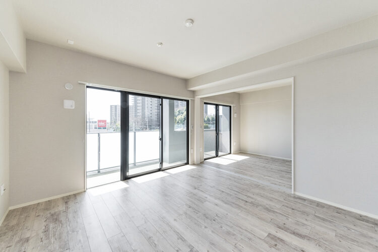 ベランダと繋がるLDKと洋室は繋げて開放感のある空間に