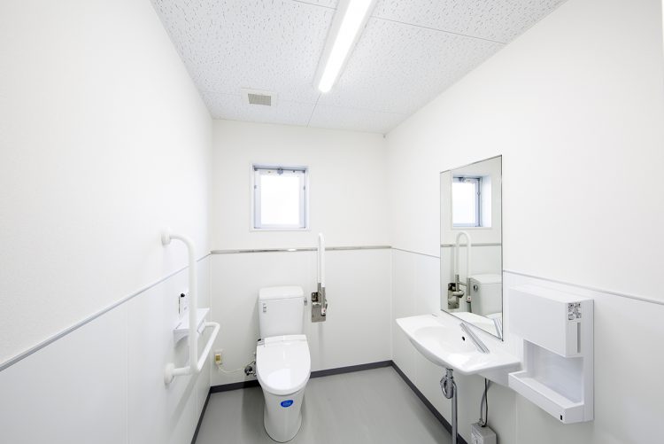名古屋市天白区の鉄骨造の事務所の1階ハンディキャップ用トイレ