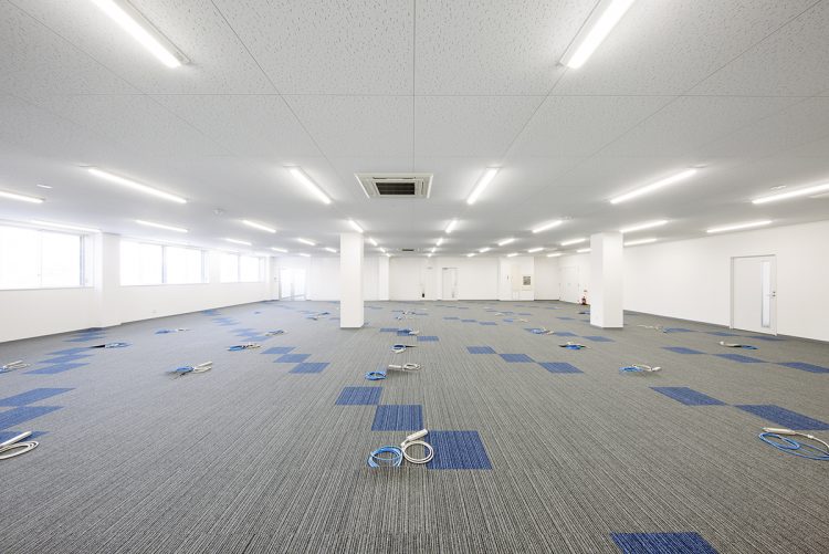 名古屋市天白区の鉄骨造の事務所の1階　仕切りのない大空間の事務室