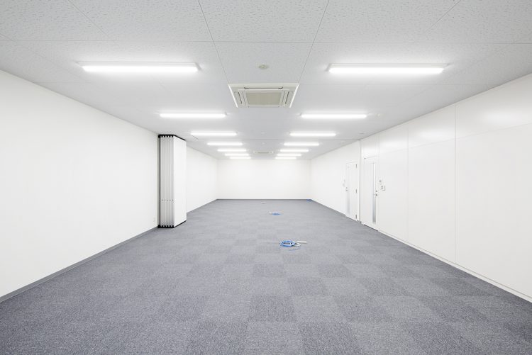 名古屋市天白区の鉄骨造の事務所の1階　仕切ることも可能な中会議室