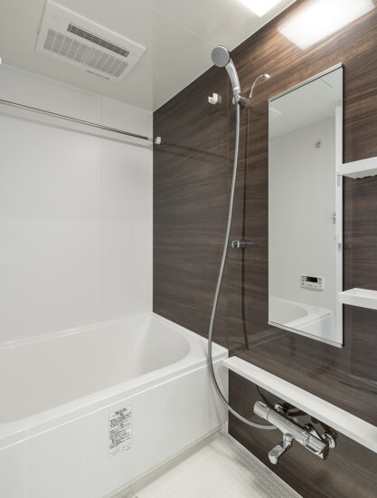 ゆったりサイズのバスルーム