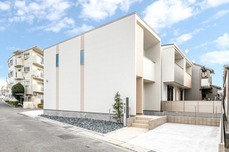 名古屋市北区の戸建賃貸住宅のナチュラルカラーの外観デザイン