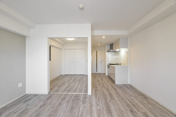 名古屋市中村区の賃貸マンションのリビングと一体感のある洋室デザイン