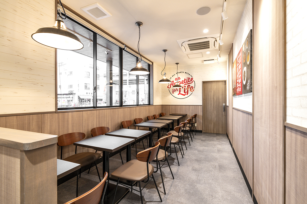 愛知県西春日井郡豊山町のドライブスルー付きファストフード店　テーブル客席