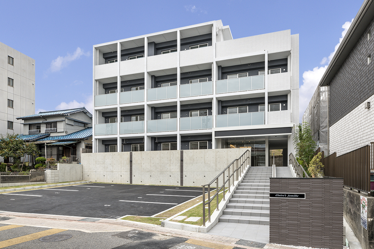 名古屋市天白区の賃貸マンションの駐車場付きの4階建て賃貸マンション