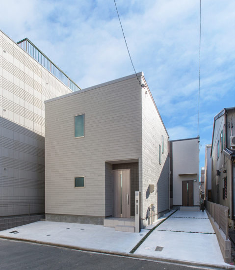 名古屋市西区の戸建賃貸住宅のスクエア型のモダンな外観デザイン