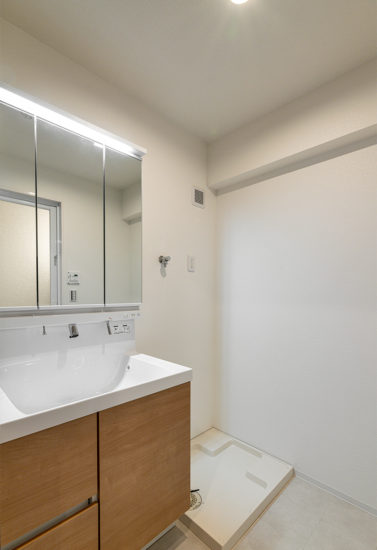 名古屋市北区の8階建て賃貸マンションのシンプルなデザインの洗面室