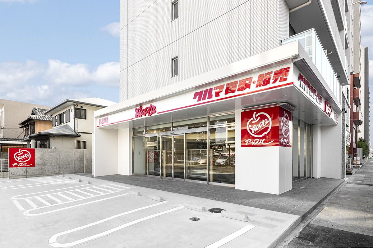 名古屋市昭和区の店舗付き12階建て1K賃貸マンションの駐車場付きの店舗
