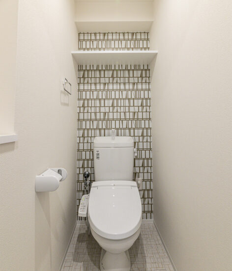 愛知県名古屋市千種区のモダンな賃貸マンションの1LDK：シンプルなデザインのトイレ