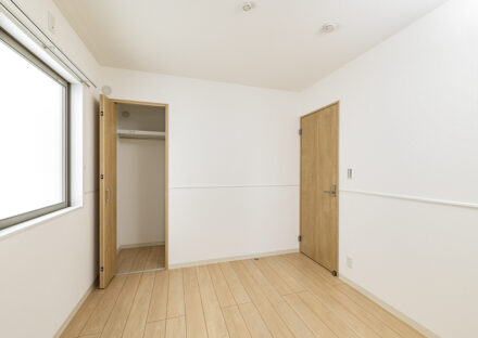 名古屋市瑞穂区の戸建賃貸住宅のナチュラルカラーの洋室