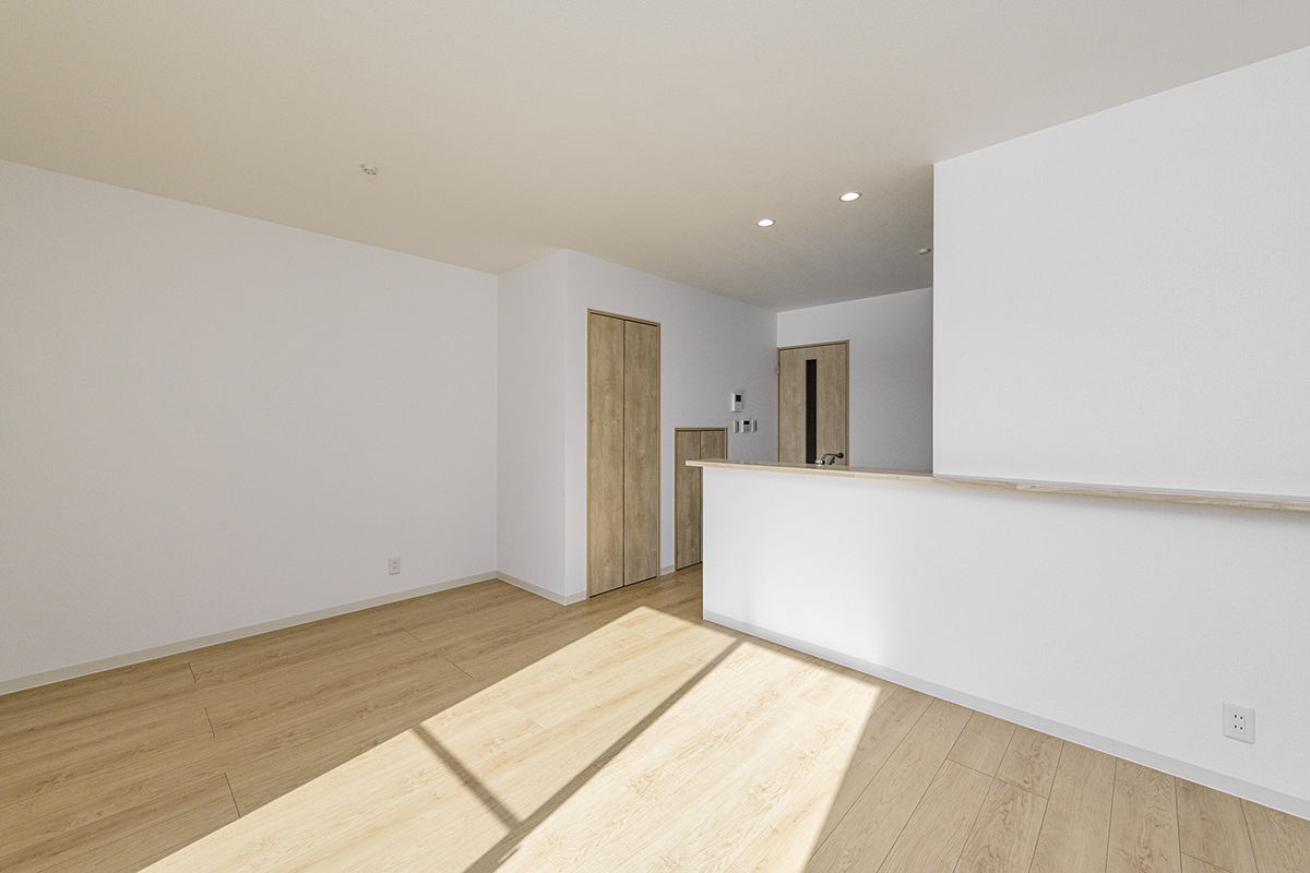 愛知県一宮市のナチュラルテイストな戸建賃貸住宅のシンプルなデザインのLDK