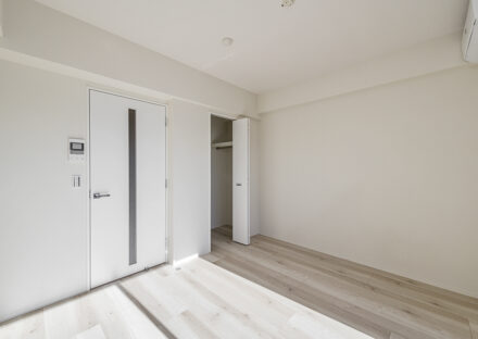 名古屋市北区の10階建て賃貸マンションのウォークインクローゼット付きの洋室